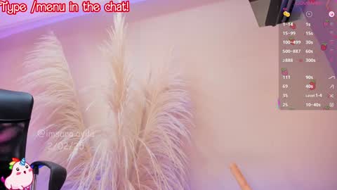 SaraAvila  online show from 2, 2, 2025