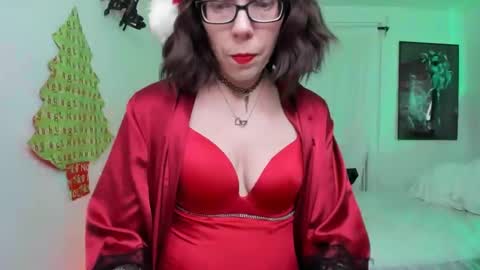 Sara Desire online show from 9, 12, 2024