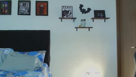 Snapshot of saraevil chatting on 23, 11, 2025 Sara online show from 23, 11, 2025