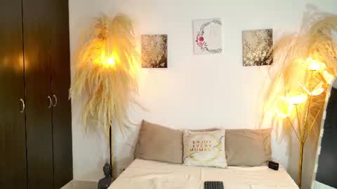 Snapshot of sarah__cinnamon chatting on 21, 7, 2026 sarah cinnamon online show from 21, 7, 2026