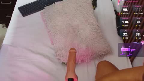 Snapshot of sarah_babe_ chatting on 12, 11, 2025 Sarah online show from 12, 11, 2025