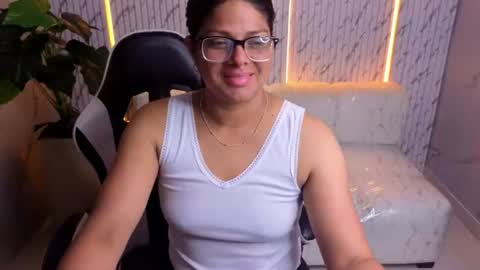 sarah_bay_tx online show from 3, 7, 2026