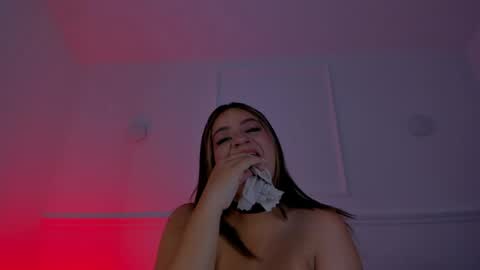 Sarah Bonneth online show from 11, 4, 2026