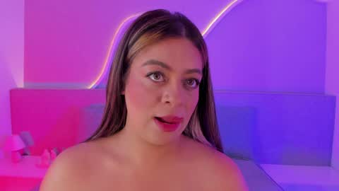 Sarah Bonneth online show from 25, 5, 2026