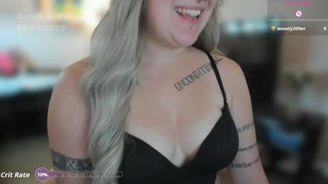 Snapshot of sarah_e_xx chatting on 18, 10, 2025 Sarah online show from 18, 10, 2025