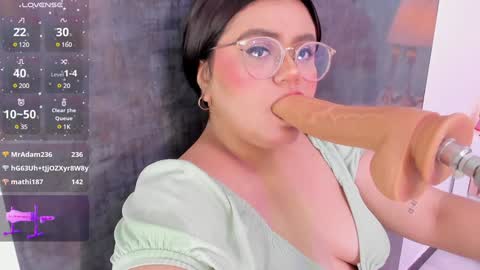 Snapshot of sarah_gold_1 chatting on 12, 1, 2025 Sarah online show from 12, 1, 2025