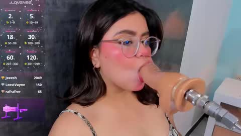 Snapshot of sarah_gold_1 chatting on 28, 2, 2025 Sarah online show from 28, 2, 2025