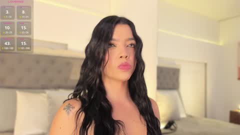 Snapshot of sarah_hiill chatting on 19, 12, 2024 online show from 19, 12, 2024