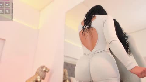 Snapshot of sarah_hiill chatting on 21, 12, 2024 online show from 21, 12, 2024