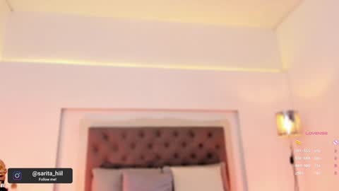 Snapshot of sarah_hiill chatting on 24, 1, 2025 online show from 24, 1, 2025