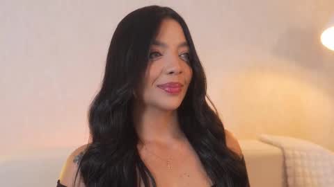 Snapshot of sarah_hiill chatting on 8, 11, 2025 online show from 8, 11, 2025