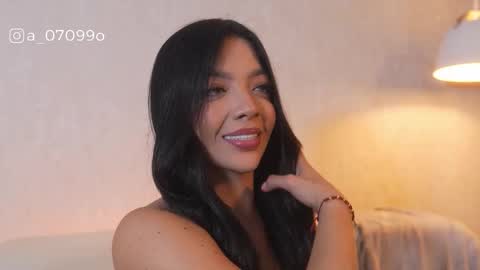 Snapshot of sarah_hiill chatting on 15, 12, 2025 online show from 15, 12, 2025