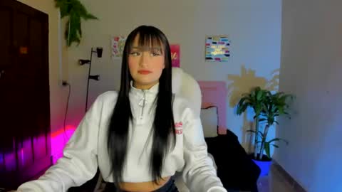 Sarah Ramirez online show from 17, 2, 2025