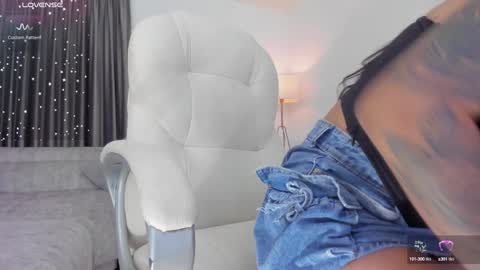 Snapshot of sarah_stonne_ chatting on 26, 1, 2025 Sarah online show from 26, 1, 2025