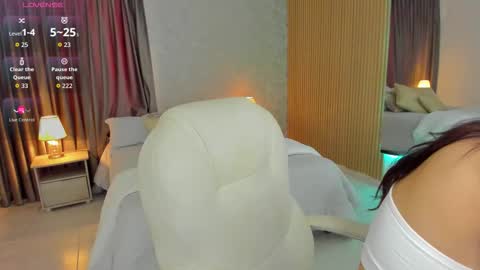 Snapshot of sarah_stonne_ chatting on 19, 11, 2025 Sarah online show from 19, 11, 2025