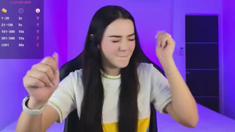 Snapshot of sarah_swtt chatting on 12, 10, 2025 - next broadcast 28 nov  7 pm Col online show from 12, 10, 2025