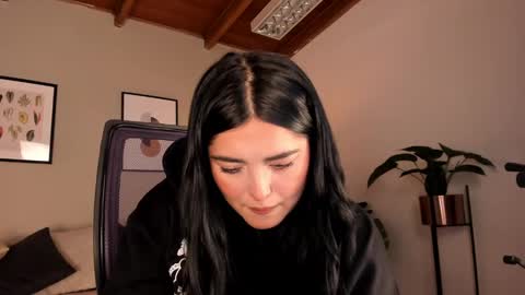   online show from 13, 12, 2024