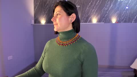 Sarah Deyvis online show from 4, 2, 2025