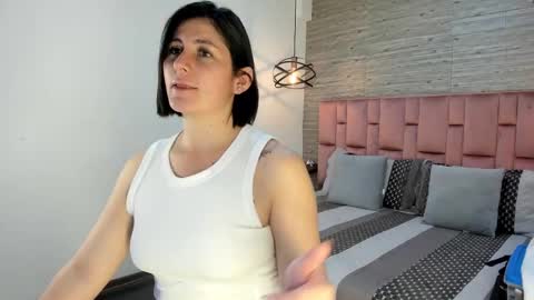 Sarah Deyvis online show from 22, 2, 2025