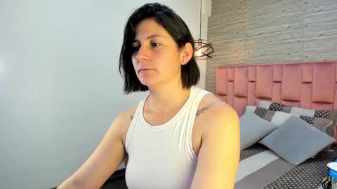 Sarah Deyvis online show from 8, 3, 2025