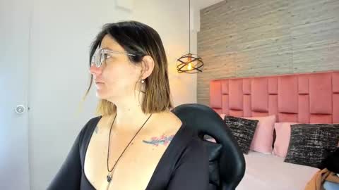 Sarah Deyvis online show from 15, 9, 2025