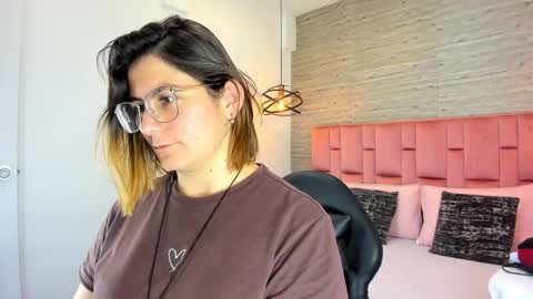 Sarah Deyvis online show from 29, 9, 2025