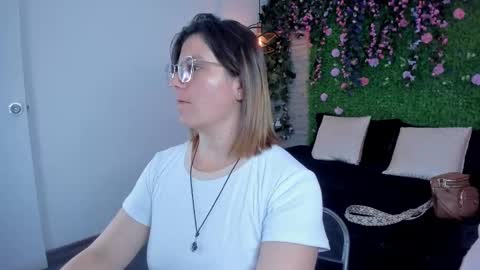 Sarah Deyvis online show from 13, 11, 2025