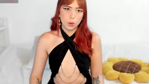 Snapshot of sarahgrant_ chatting on 9, 10, 2025 sarahgrant_ online show from 9, 10, 2025