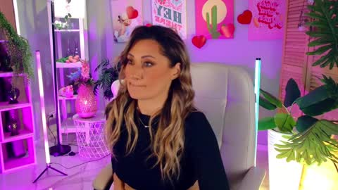 Divine Sarah NONUDE model online show from 4, 4, 2026