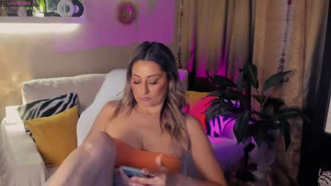 Snapshot of sarahholly chatting on 16, 5, 2026 Divine Sarah NONUDE model online show from 16, 5, 2026