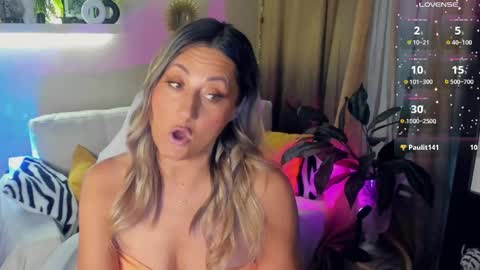 Snapshot of sarahholly chatting on 25, 5, 2026 Divine Sarah NONUDE model online show from 25, 5, 2026