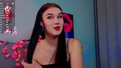 Snapshot of sarahhunny chatting on 27, 10, 2025 Sarah online show from 27, 10, 2025