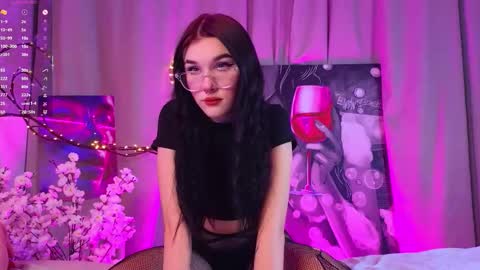 Snapshot of sarahhunny chatting on 23, 11, 2025 Sarah online show from 23, 11, 2025