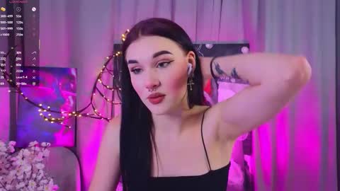 Snapshot of sarahhunny chatting on 1, 12, 2025 Sarah online show from 1, 12, 2025