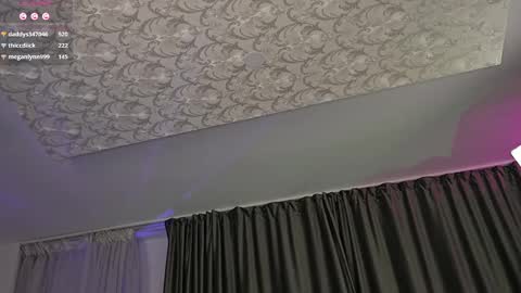 Sarahjadore online show from 10, 3, 2025