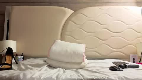 Snapshot of sarahmiler_ chatting on 1, 10, 2025 Sarah online show from 1, 10, 2025