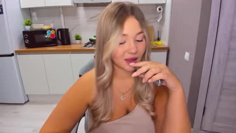 Sarah online show from 15, 9, 2025