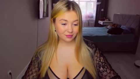 Snapshot of sarahmils chatting on 12, 5, 2026 Sarah online show from 12, 5, 2026