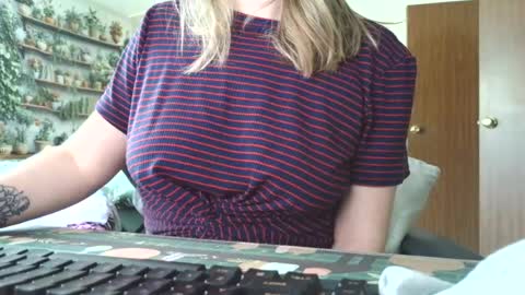 Snapshot of sarahpmummy chatting on 31, 7, 2026 Sarah online show from 31, 7, 2026