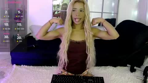 sarahraiynex online show from 23, 5, 2026