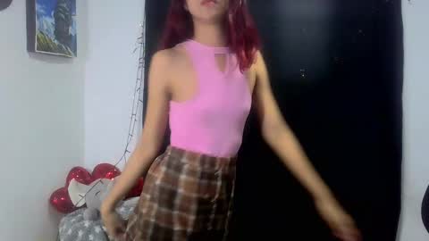 Snapshot of sarahsmitt chatting on 10, 3, 2025 Sarah online show from 10, 3, 2025