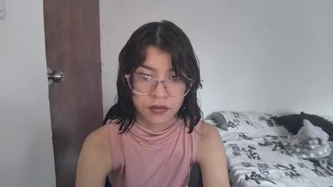 Snapshot of sarahsmitt chatting on 17, 9, 2025 Sarah online show from 17, 9, 2025
