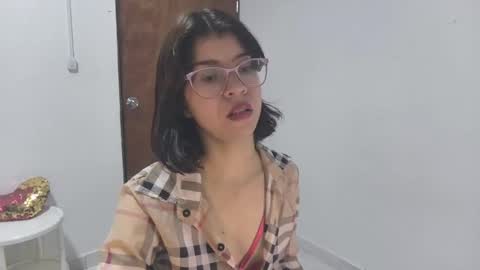 Snapshot of sarahsmitt chatting on 27, 9, 2025 Sarah online show from 27, 9, 2025