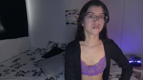 Snapshot of sarahsmitt chatting on 8, 10, 2025 Sarah online show from 8, 10, 2025