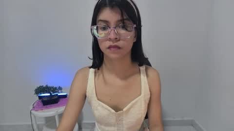 Snapshot of sarahsmitt chatting on 10, 10, 2025 Sarah online show from 10, 10, 2025