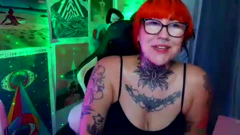 Snapshot of saraht666 chatting on 28, 10, 2025 Sarah T online show from 28, 10, 2025