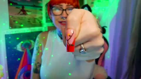 Snapshot of saraht666 chatting on 22, 11, 2025 Sarah T online show from 22, 11, 2025