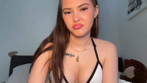 SarahxOliver online show from 11, 1, 2026