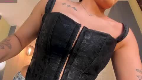 Sarah  independent model online show from 15, 3, 2026