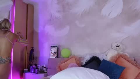 Snapshot of sarajennyfer chatting on 2, 7, 2026 Jenny online show from 2, 7, 2026